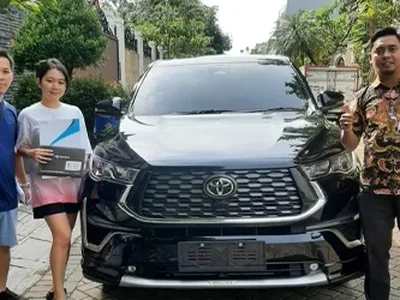 Testimoni pembeli Toyota Kijang Innova Zenix Bekasi